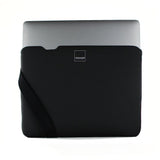 13-inch-macbook-skinny-sleeve-insertion_RIXKFPPSO7JP.jpg